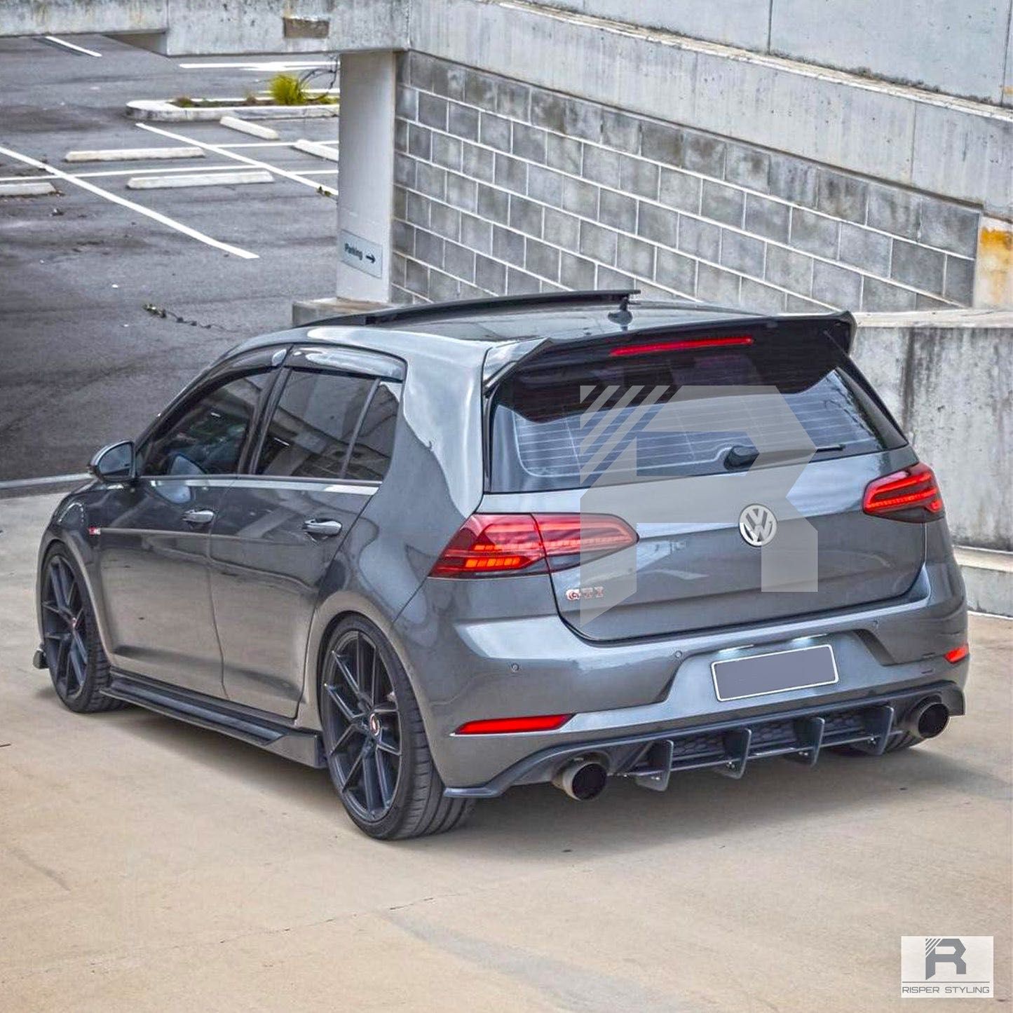 Диффузор на задний бампер Volkswagen Golf 7 GTI  накладка на бампер