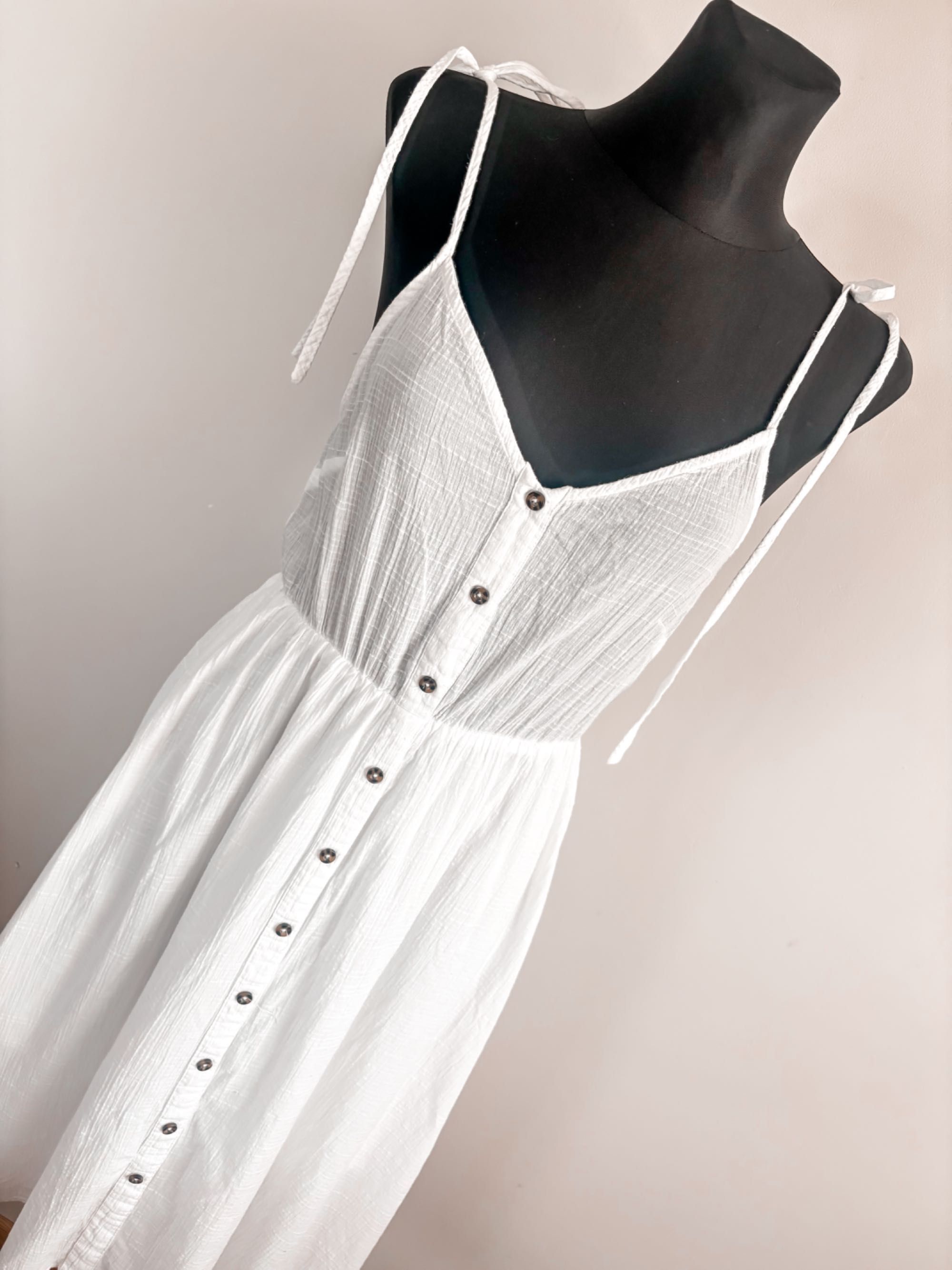Biała letnia sukienka Cropp m z wiązaniem Basic boho Zara Reserved h&m