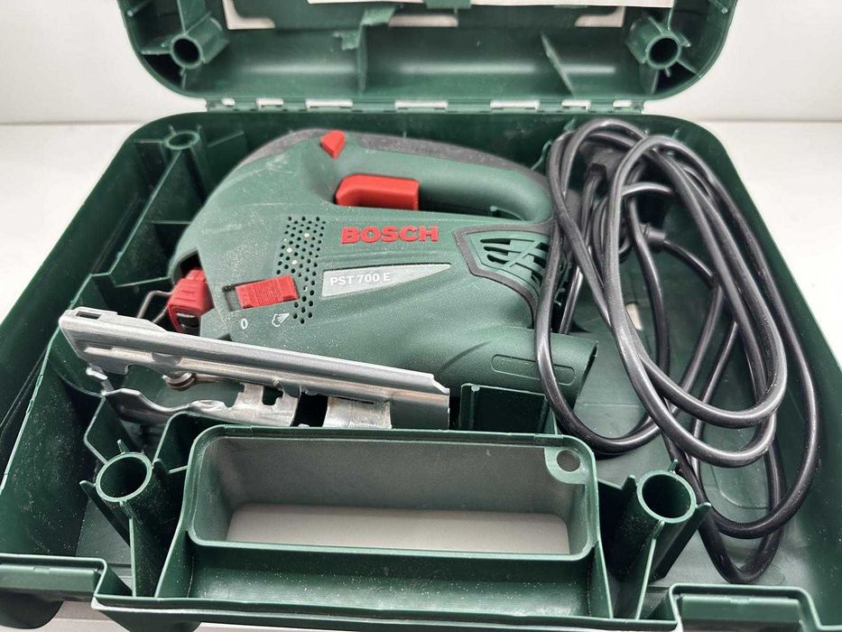 Wyrzynarka BOSCH PST 700 E Walizka