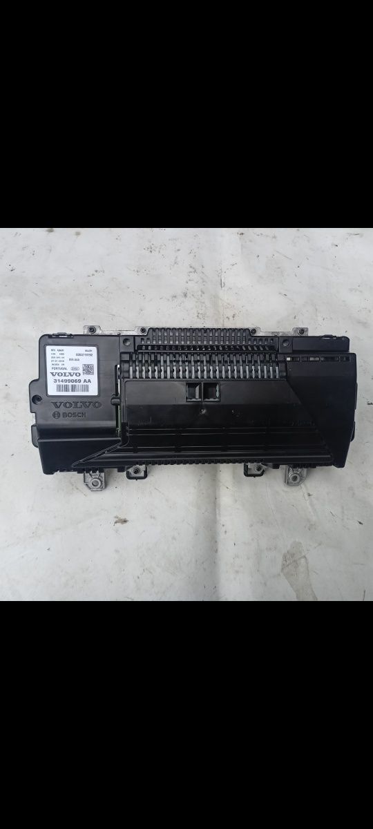 Licznik TFT Volvo XC90 XC60 S90 v90