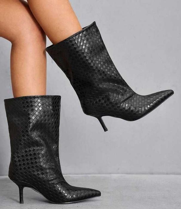 Czarne wsuwane kozaki z efektem skóry kratkowana, szpilka,  41