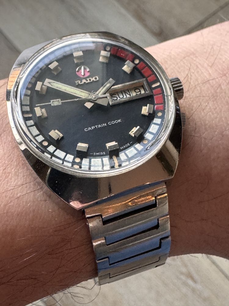 Rado Captain Cook na bransolecie