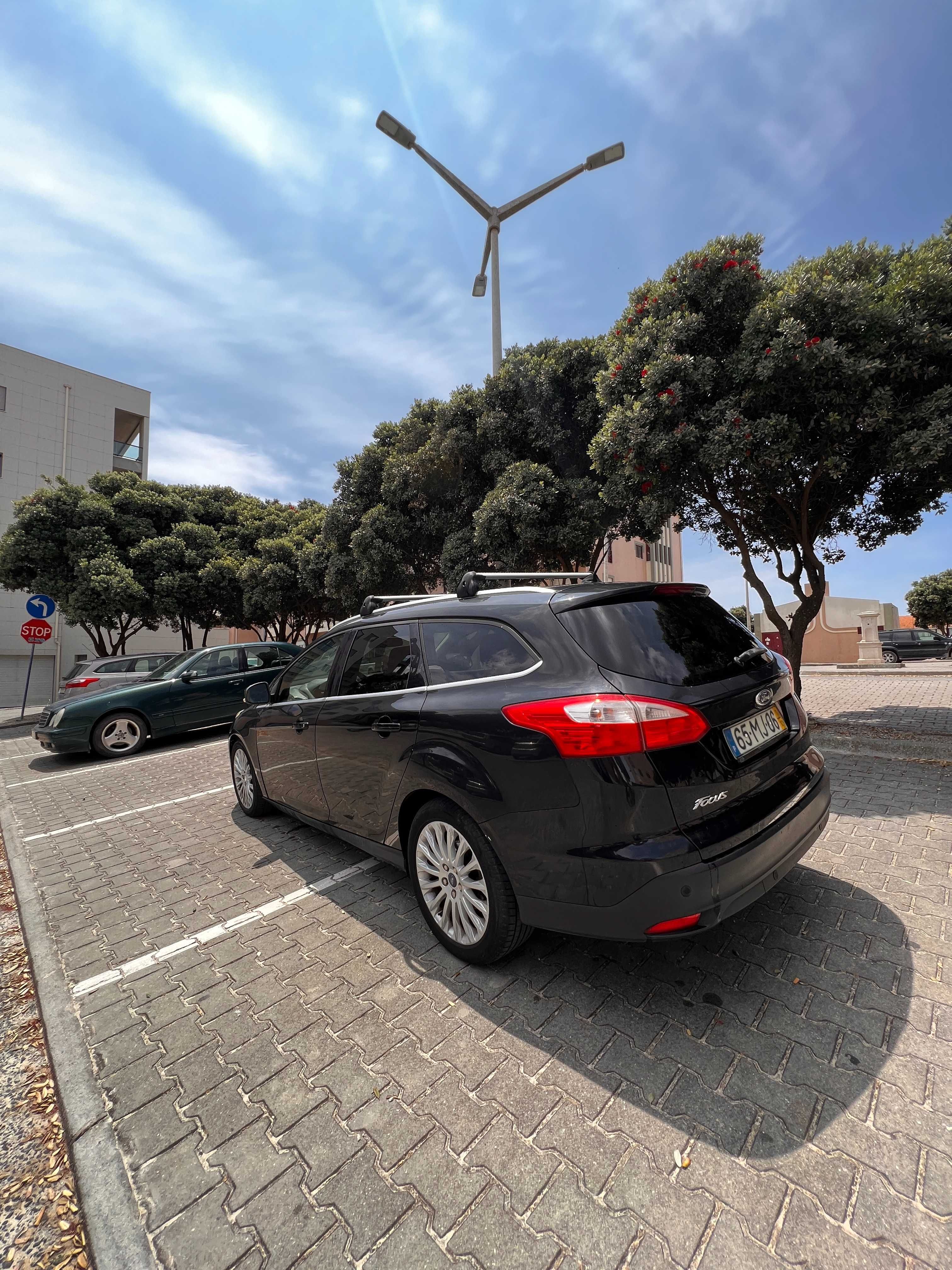 Ford Focus SW 1.6 Titanium 2011 – Full extras, económico e espaçoso