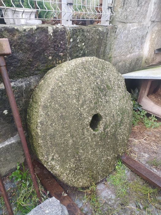 Peças antigas em pedra