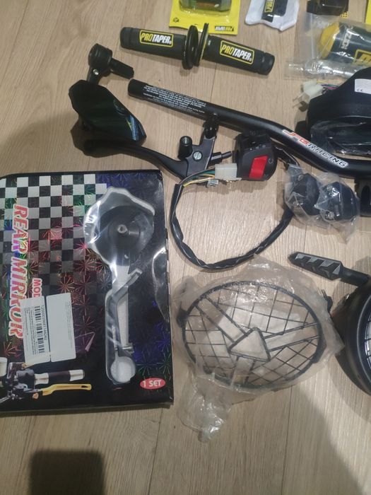 Віхлопна труба на мотоцикл кастом скремблер бобер крило сидіння