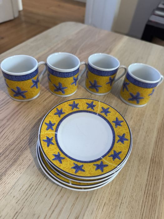 Conjunto 4 chávenas e 4 pires