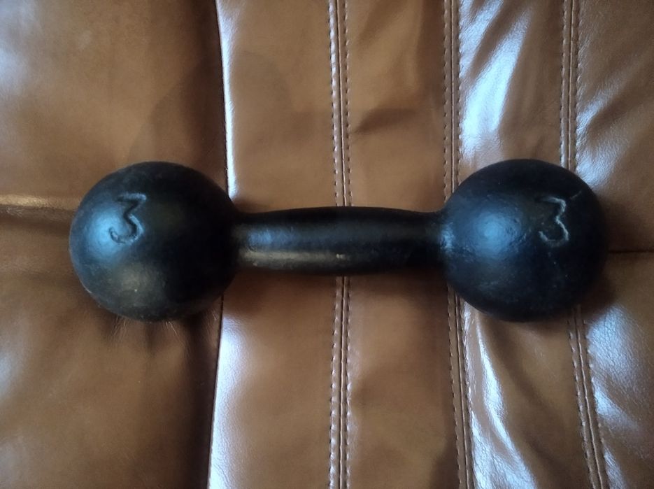 Гантели литые по 2, 3 и 4 кг. Гири для фитнеса.