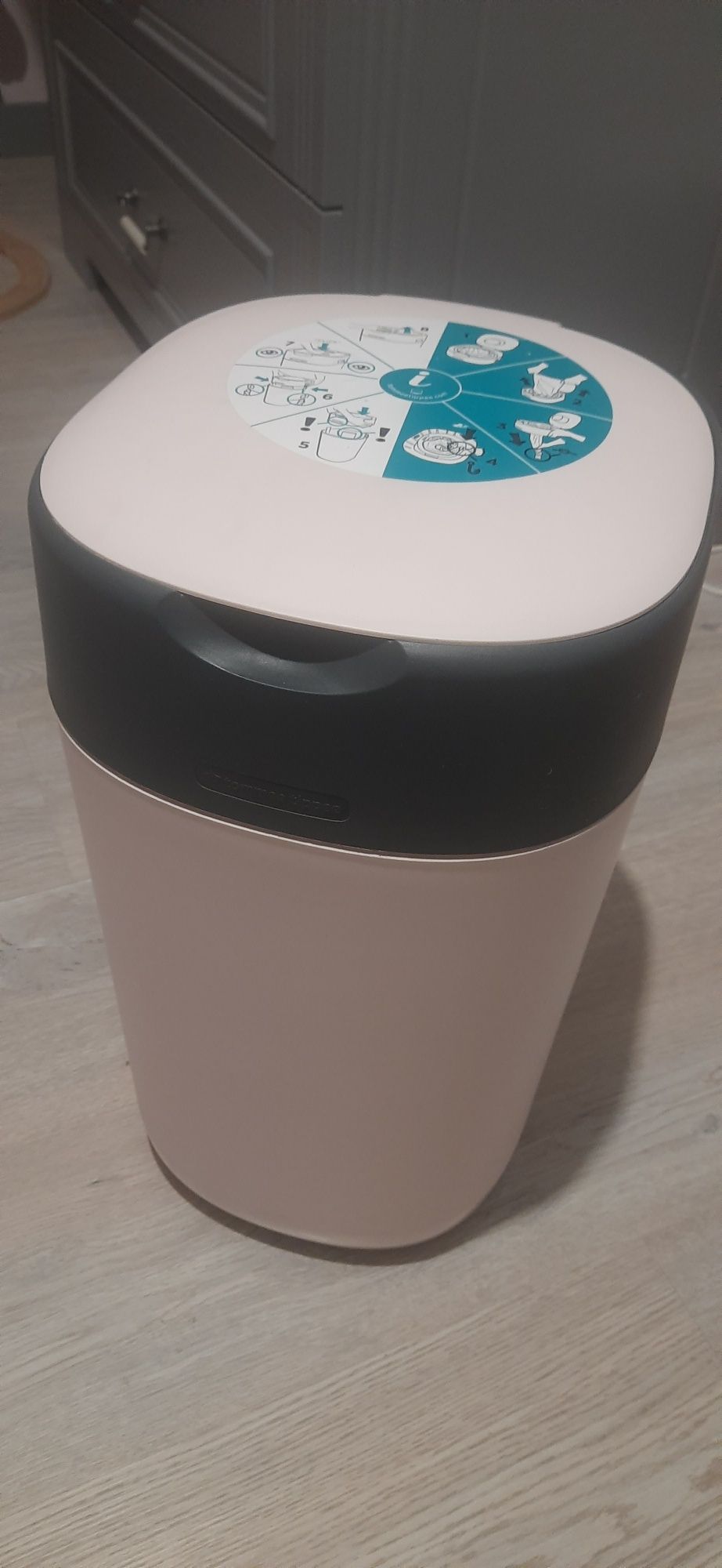 Kosz na pieluchy Tommee Tippee Twist & Click  różowy