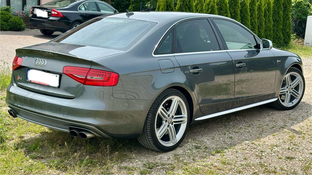 Audi s4 3.0tfsi SuperCharged 333km quattro