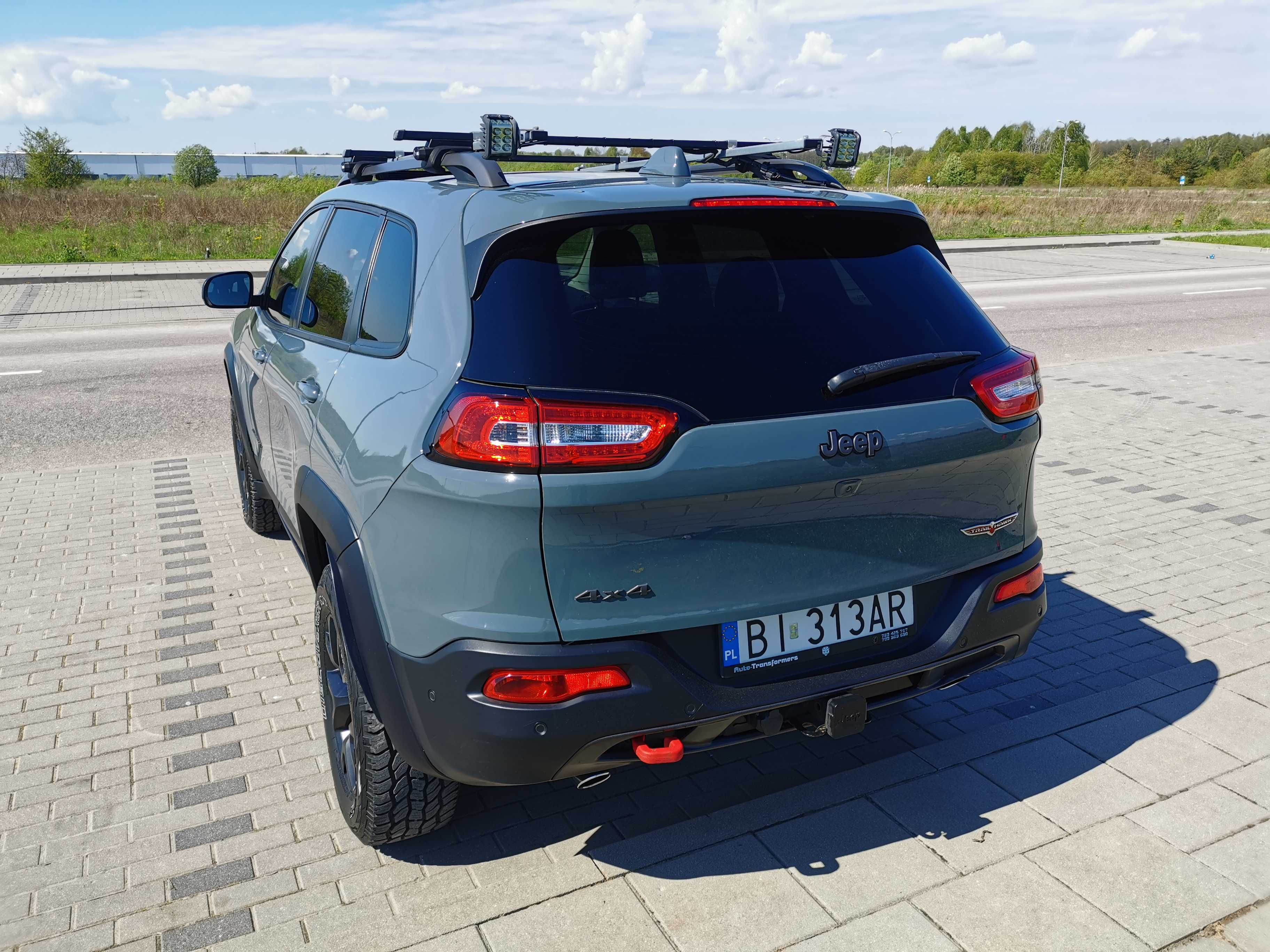 Jeep Cherokee Trailhawk polski salon