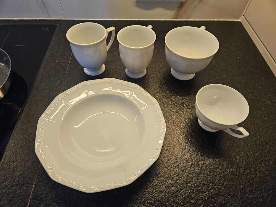 Biala Maria uszkodzone kubek filizanka talerz głęboki