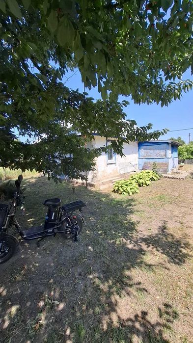 Будинок з земельною ділянкою 72 соток