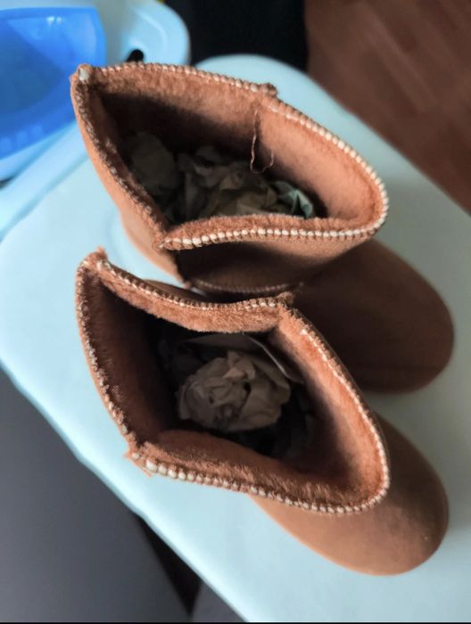 Bota pantufa estilo ugg