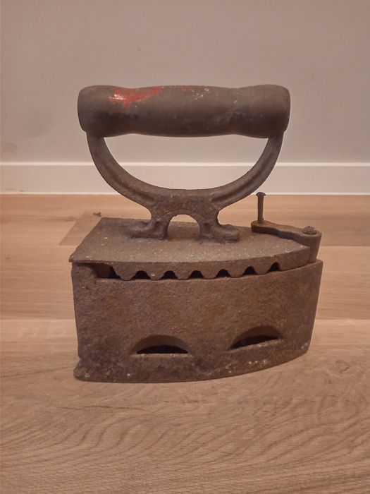 Żelazko żeliwne z duszą antyk