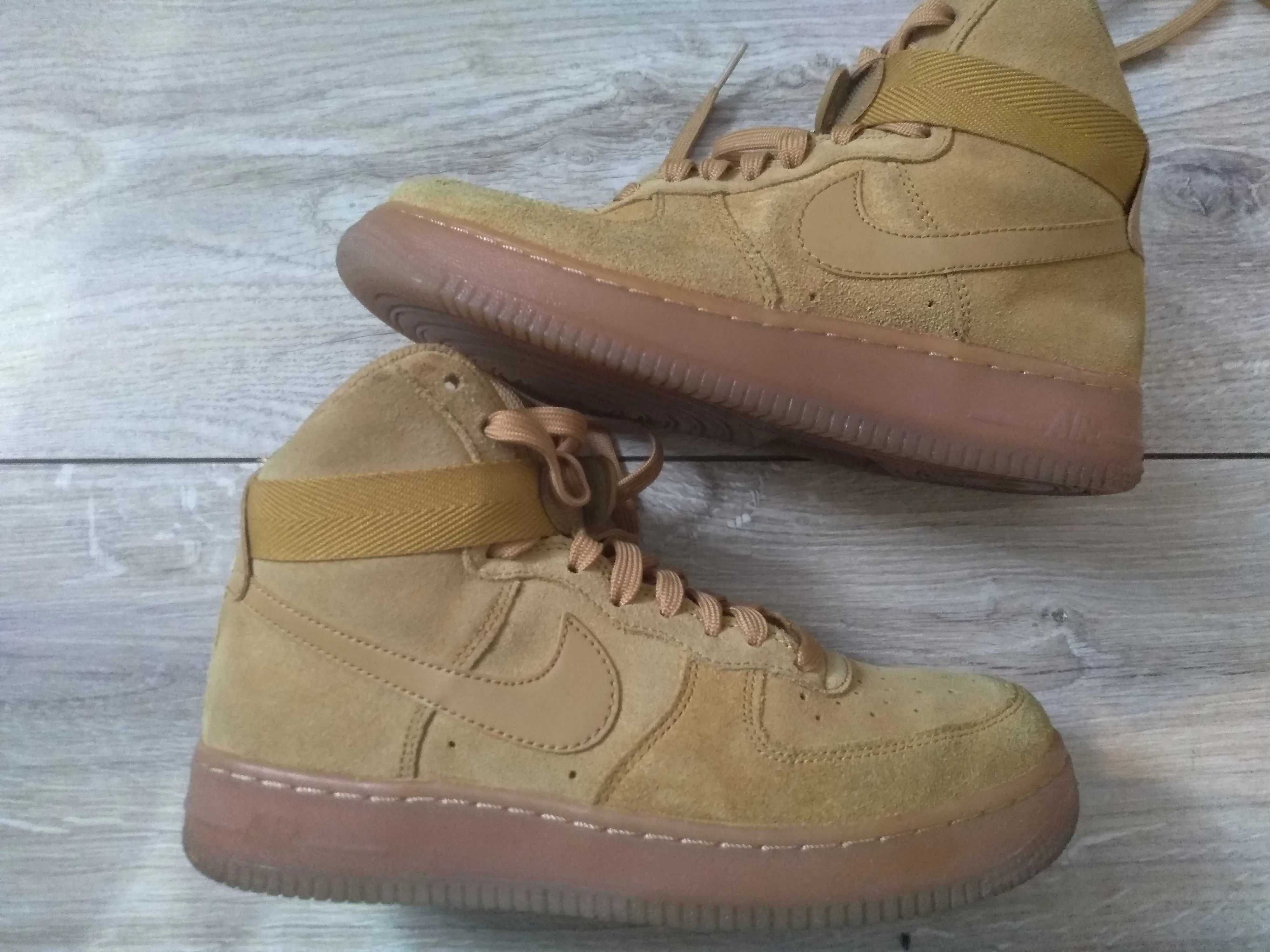 Nike Air Force 1 High LV8 size 38