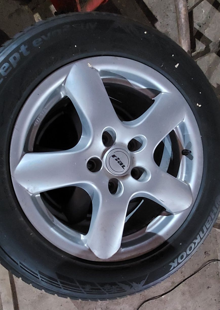 Sprzedam felgi widoczne na zadjęciach wraz z oponami 255/55 r18