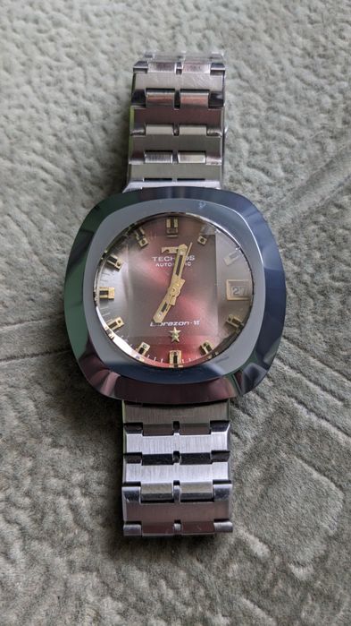 Часи Technos. Швейцарія