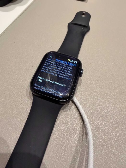 Apple Watch Series 8 GPS z kopertą 45 mm
