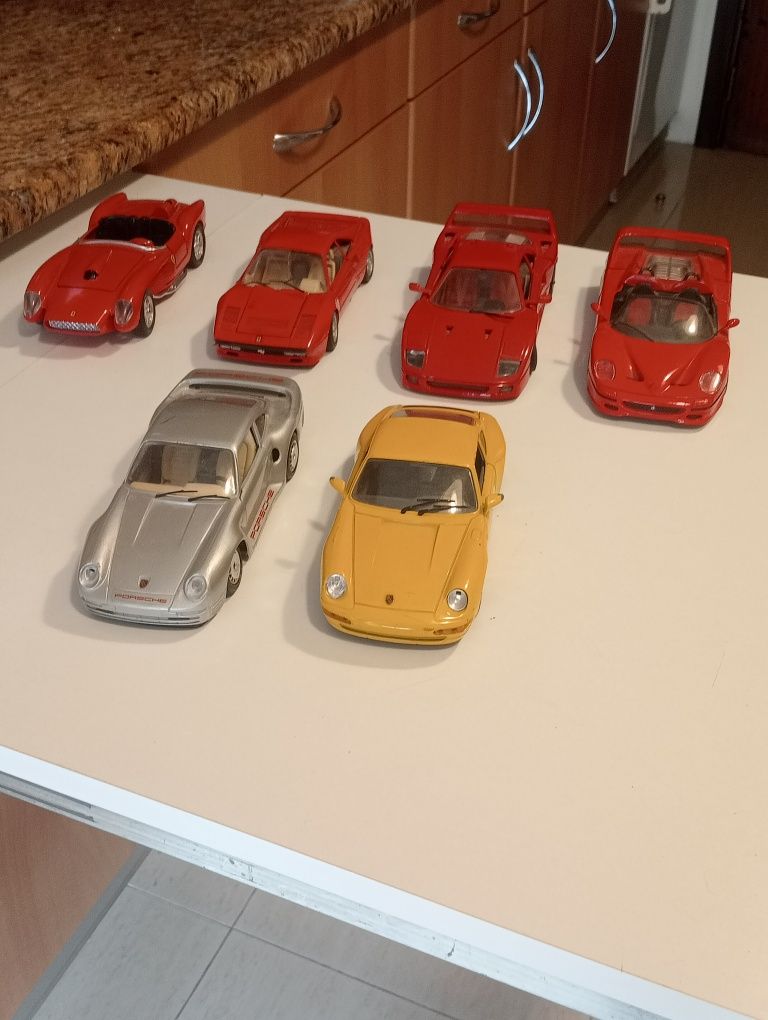 Carros clássicos à escala da Burago e Maisto (Oportunidade)