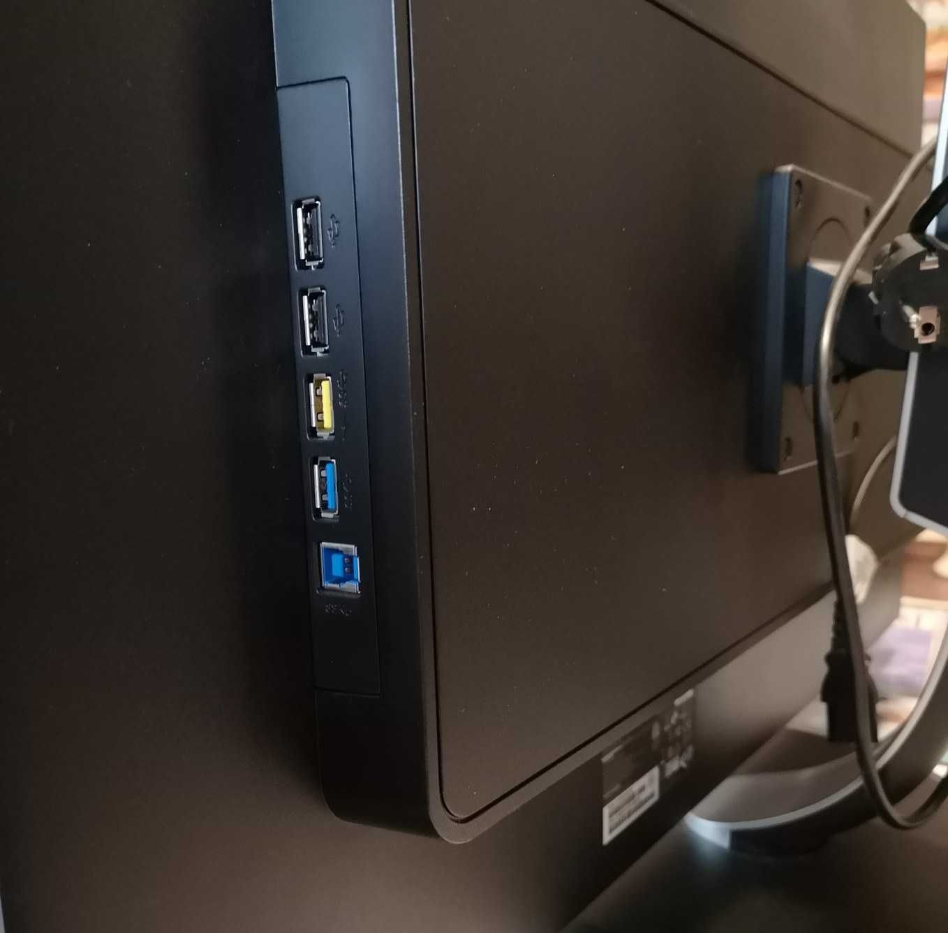Monitor 32" Philips BDM3270  ( 2560x1440 )
