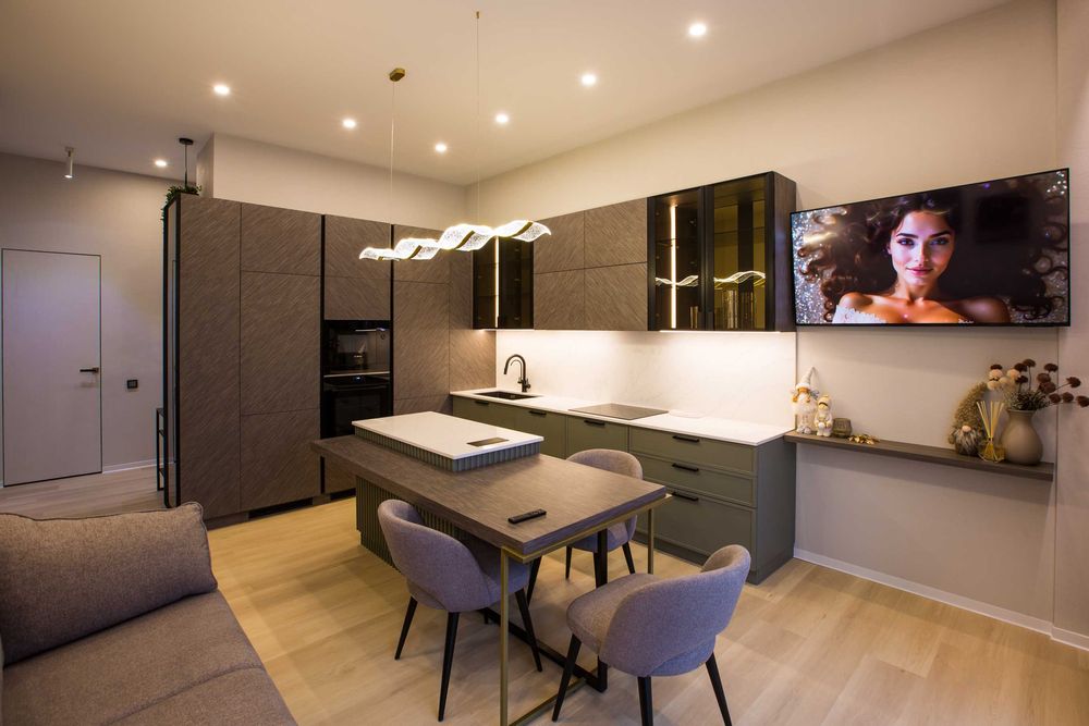 ТОП-ЛОКАЦІЯ!!!  10 хвилин пішки до центру та липової алеї.