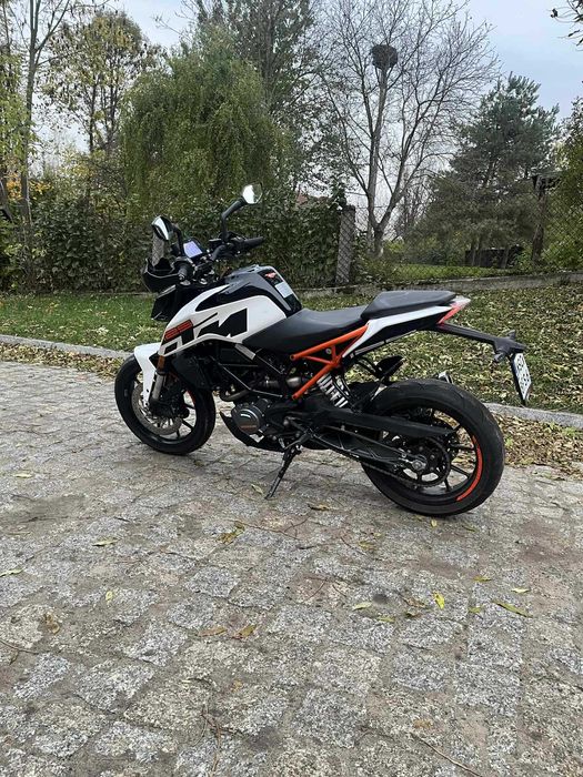 KTM DUKE 125 Lift