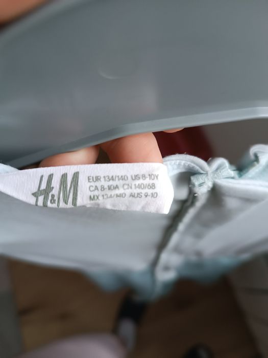 Sukienka z cekinami dla dziewczynki