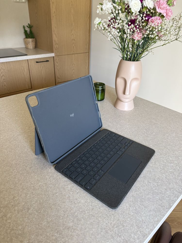 Logitech Combo Touch – Klawiatura z etui do iPad Pro 12.9”