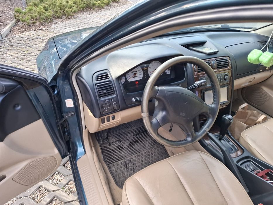 Mitsubishi Galant Avance 2.5 V6