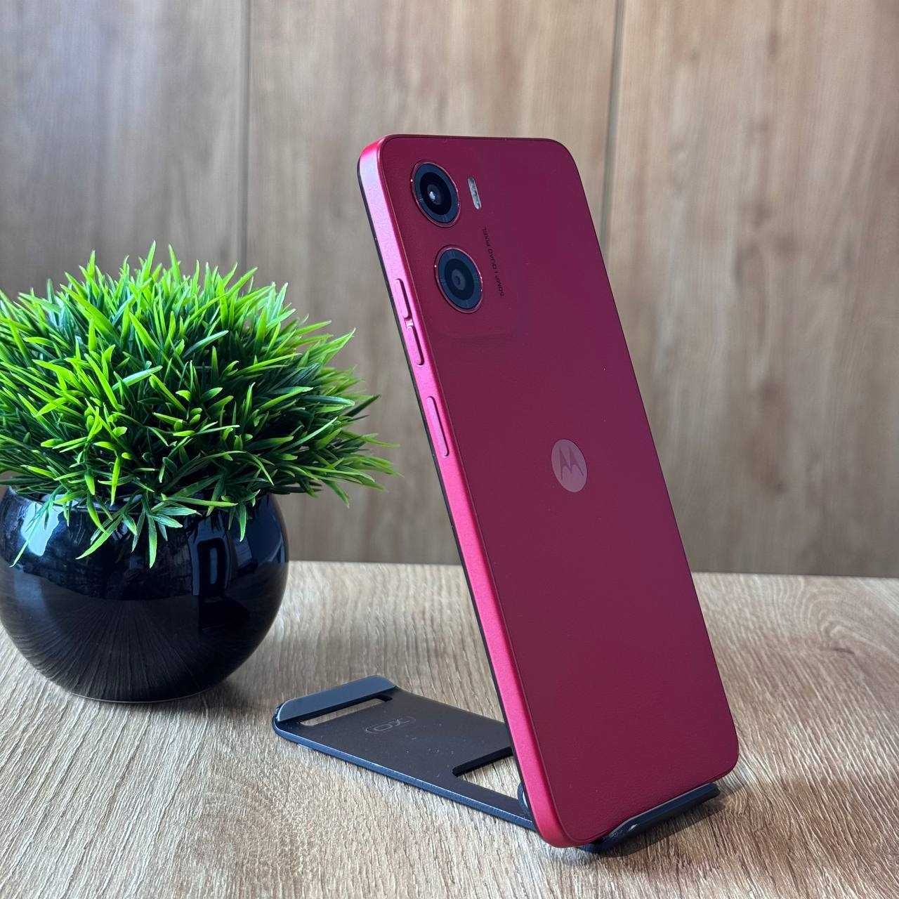 Телефон Motorola Moto G05 4/128GB Red — новий, унікальний дизайн!