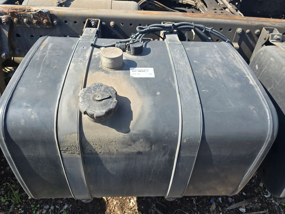 Zbiornik Paliwa Mercedes Axor 300l z łapami