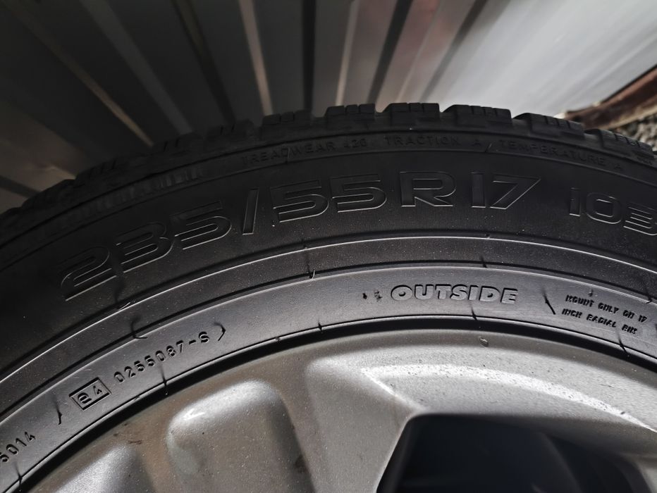 Felgi Ford kuga wzmacniane 17 Cali z oponami zimowymi