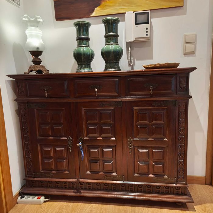 Aparador Madeira escura