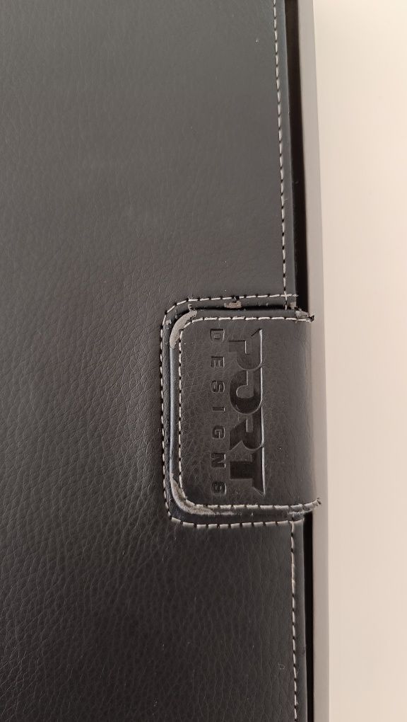 Capa com Teclado para  iPad e tablets 9" e 10.1"