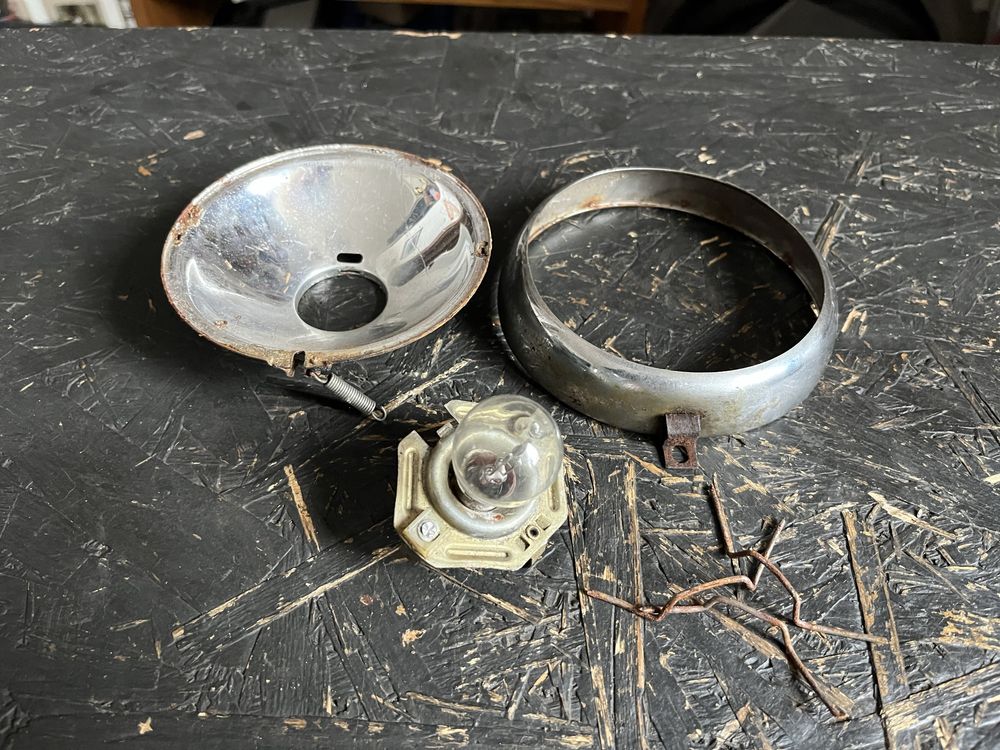 ZZR Komar 230 Zak MR2 232 ramka oblysnik oprawka lampy przod oryginal