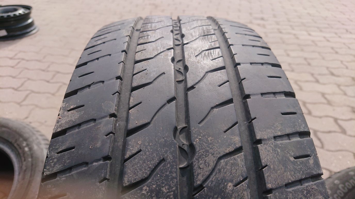 205/65 R16 C 107/105 T Semperit van - life 2 6,5mm 2016r