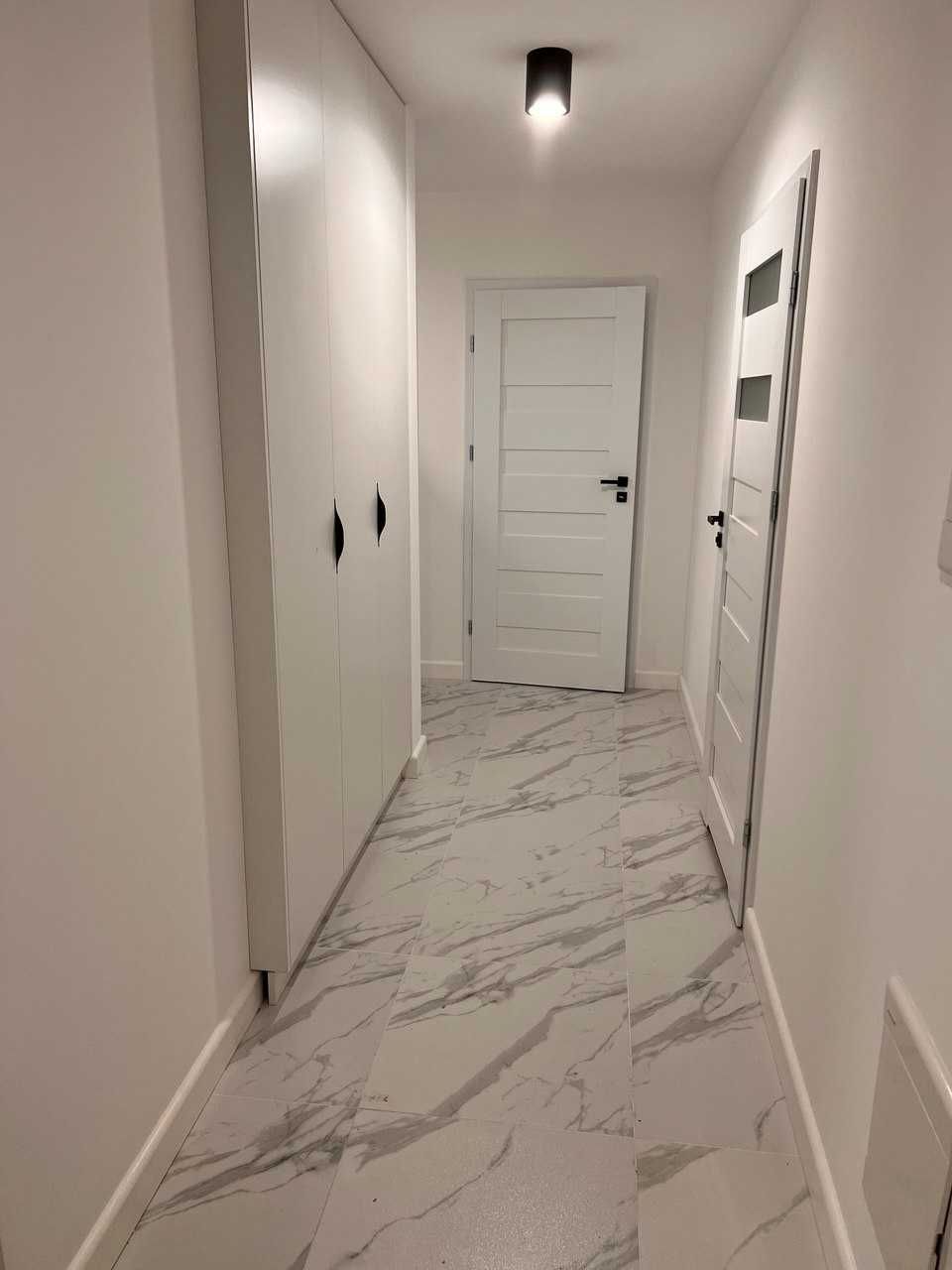Польща Трикімнатна квартира-студія, парковкою та гаражами,90м²–Rzeszów