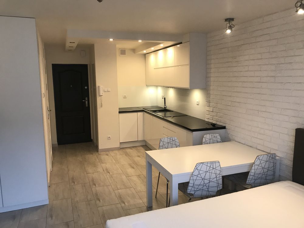 Wynajme kawalerke w samym centrum Warszawy ul.Bagno 5