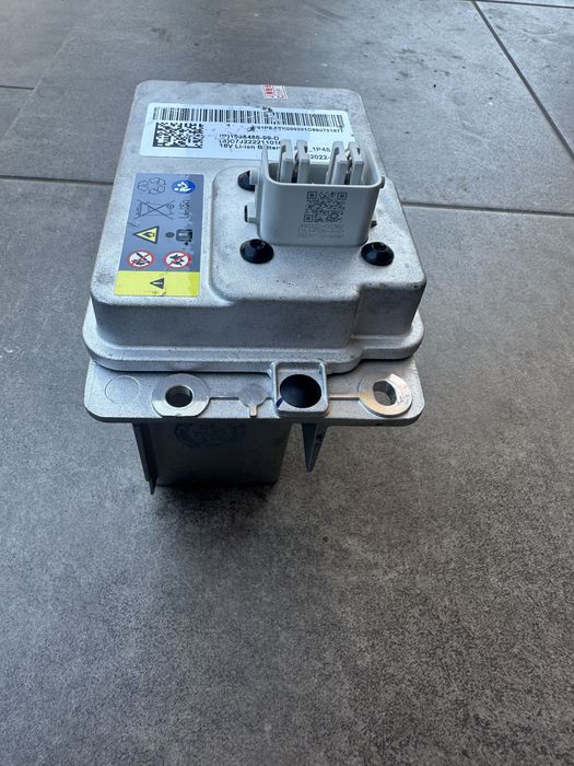 Продам АКБ 16v tesla