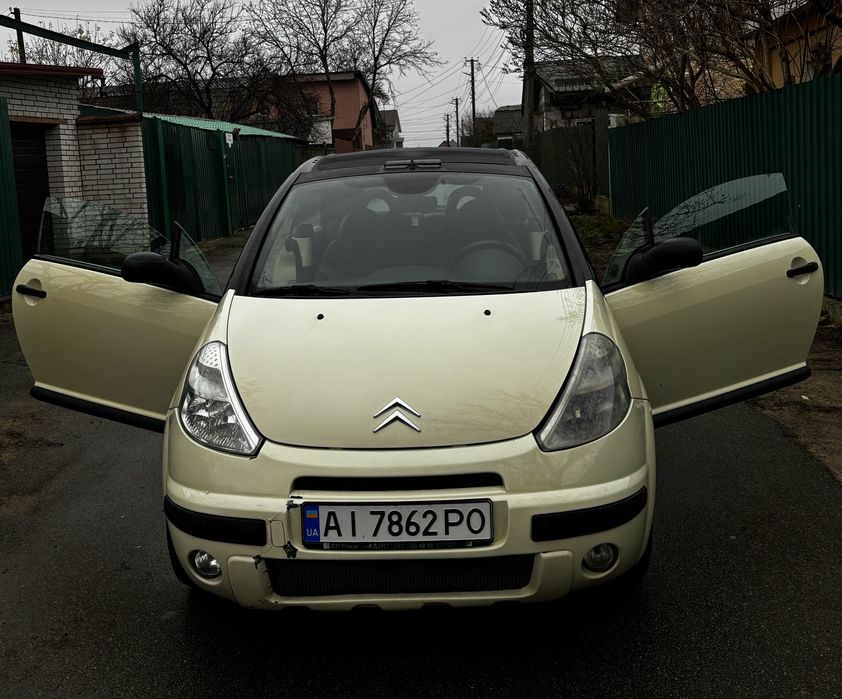 Продам автомобіль який точно привертає увагу на дорозі!