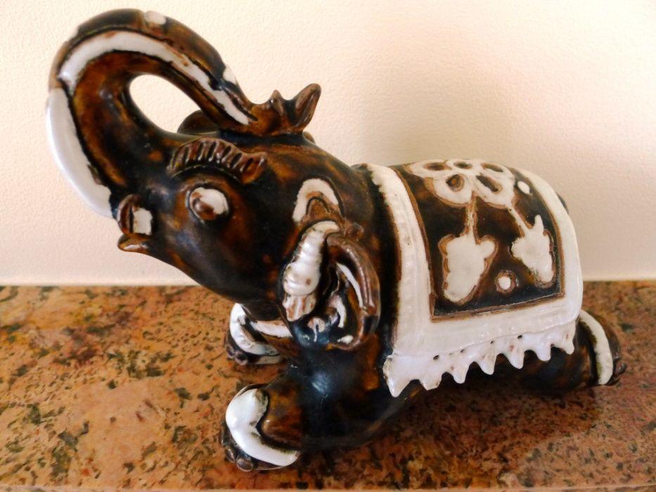 rzeźba słoń figurka porcelanowa rękodzieło ceramika z Birmy antyk
