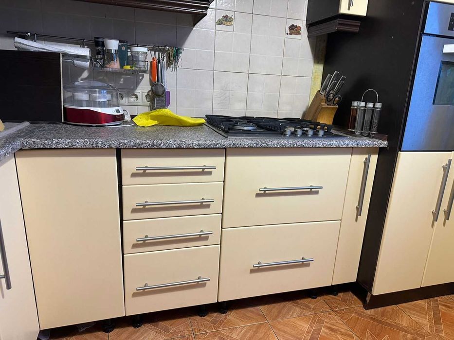 кухонні меблі в хорошому стані