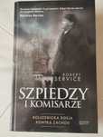 Service szpiedzy i komisarze