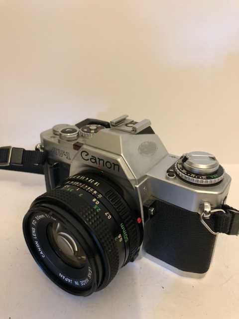 Canon AV1 com objetiva 50mm 1.8
