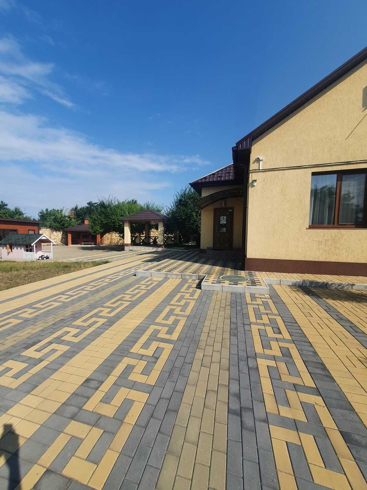 Чудовий будинок на Правому березі (22-348-243)