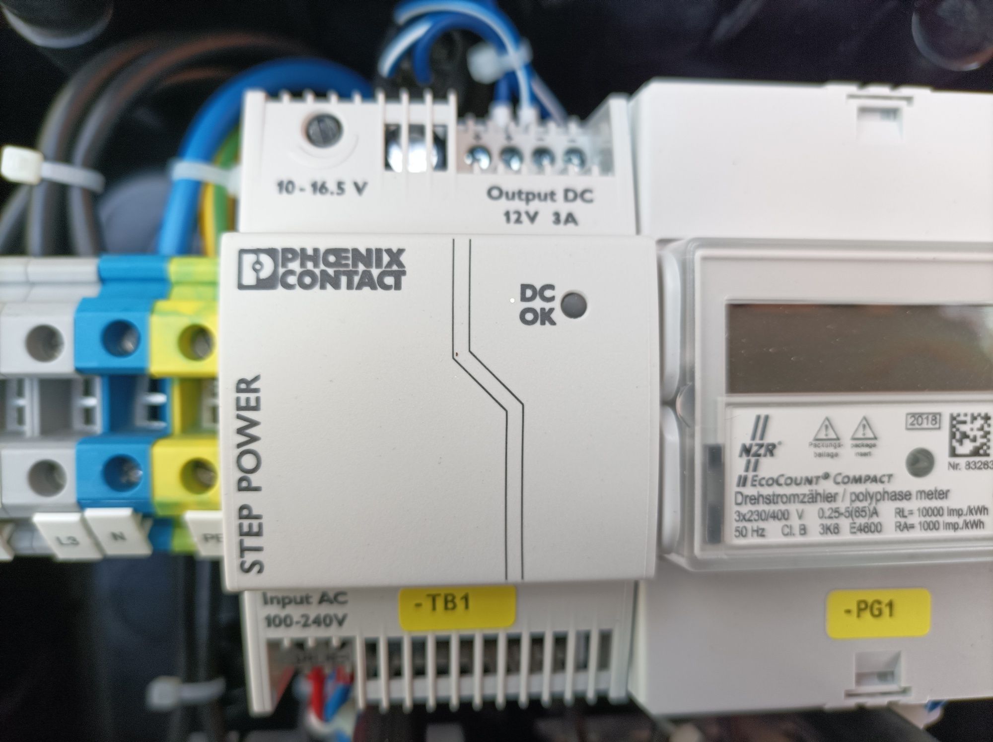 Mennekes/Amtron.Ladowarka do samochodow elektrycznych.