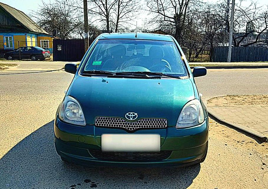 Toyota Yaris 1е поколение