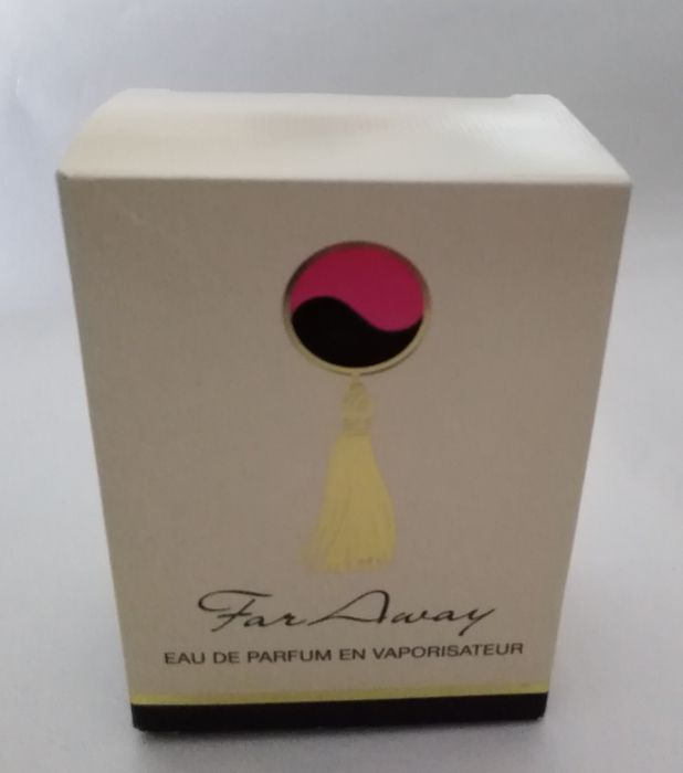 Especial Dia da Mulher - Creme e perfume 'Far Away' da Avon