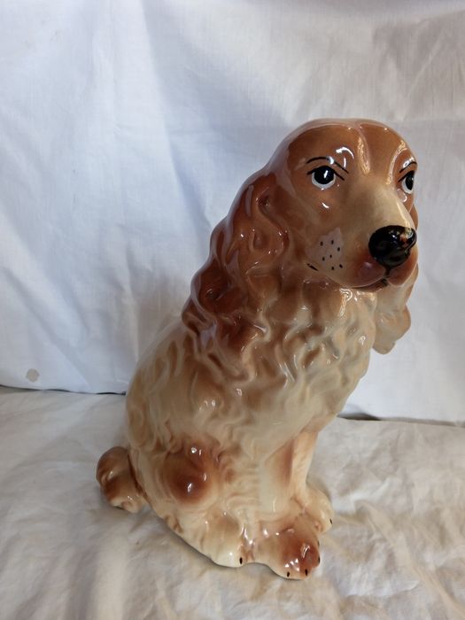 Stara figurka porcelanowa pies