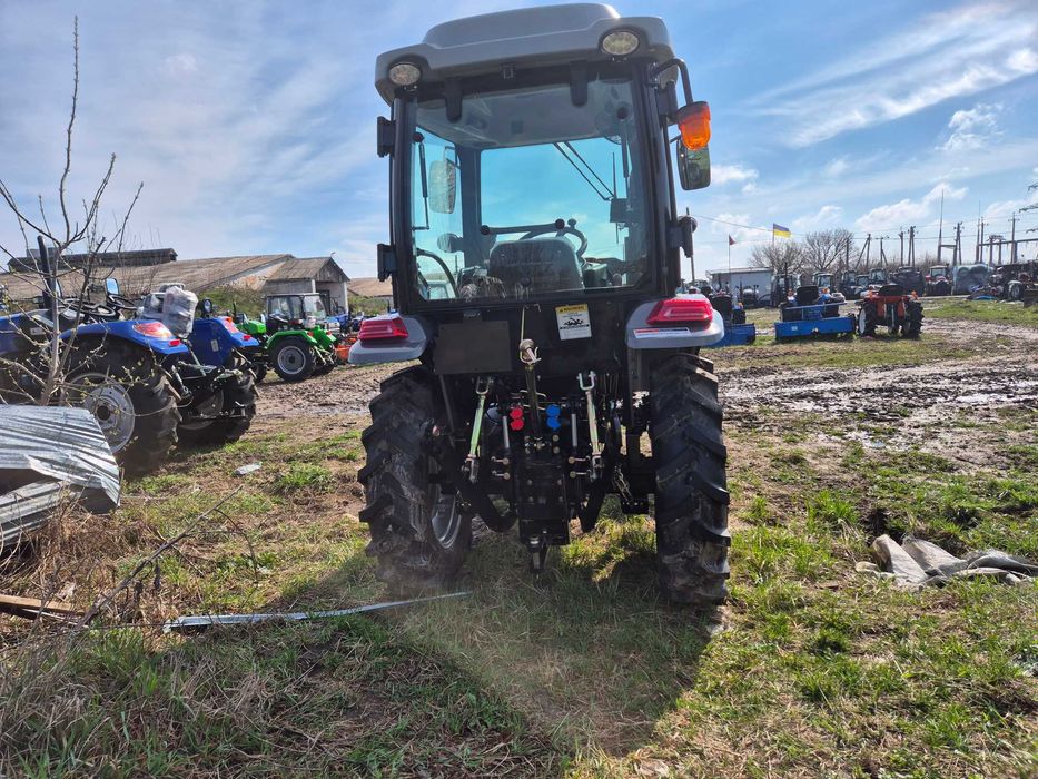 Трактор Скаут 404С ровный пол + камера заднего вида